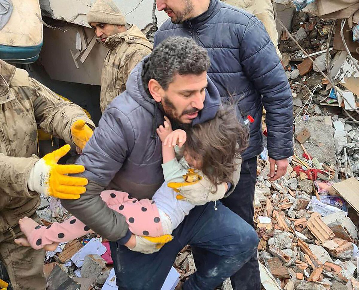 Acının tarifi yok... Deprem sonrası ülkeyi yasa boğan görüntüler... 46