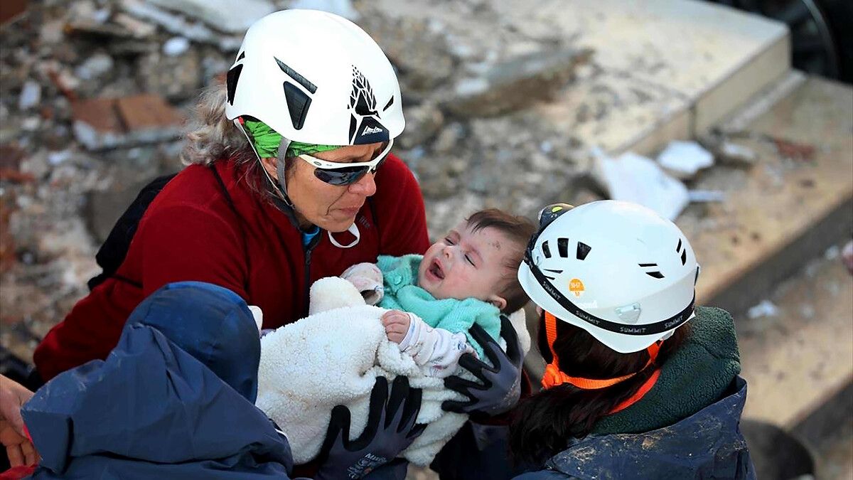 Acının tarifi yok... Deprem sonrası ülkeyi yasa boğan görüntüler... 42
