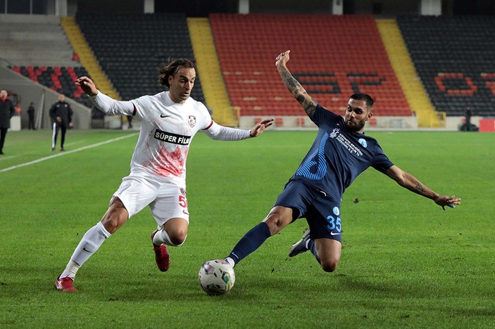 Depremi yaşayan futbolcular o anları anlattı: Kıyamet kopmuş gibiydi... 2