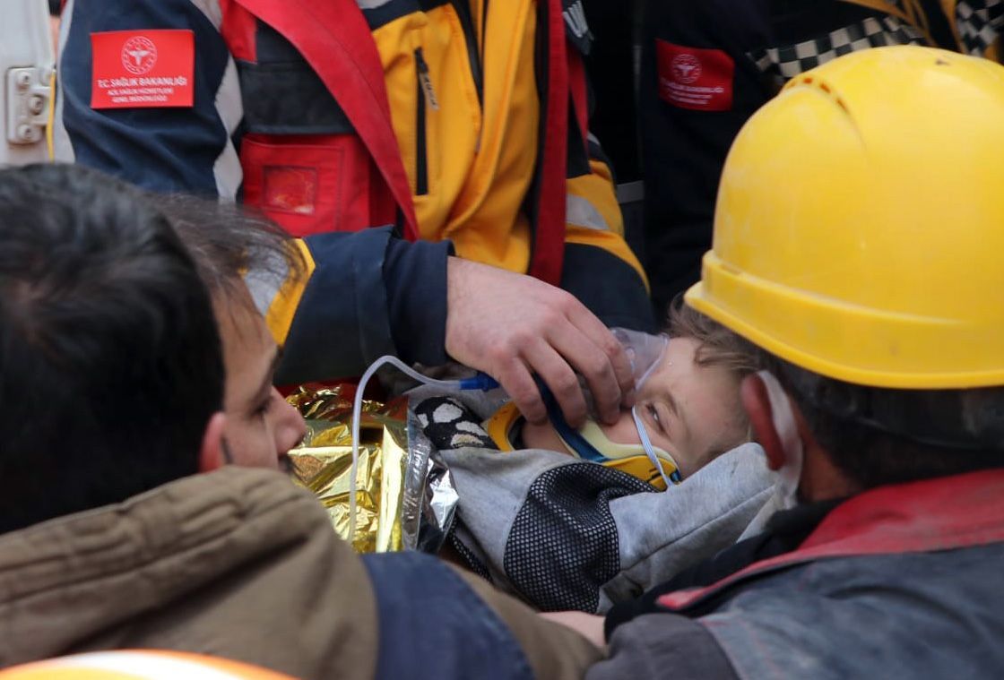Mucize dolu anlar! Diyarbakır'da 81 saat sonra bir çocuk kurtarıldı: İşte o görüntüler... 3