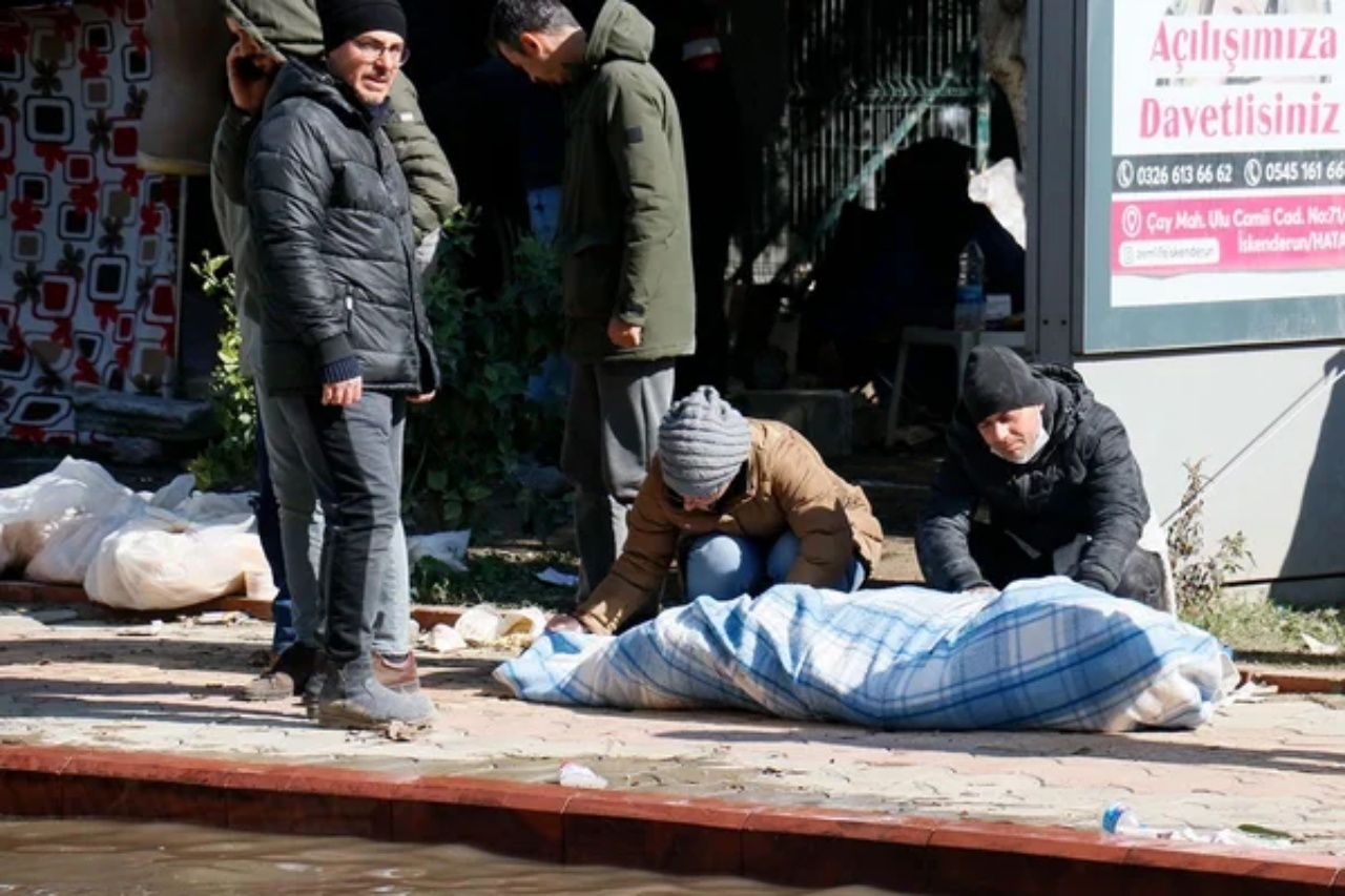 Diyanetten kahreden fetva! Salgın, hastalık, deprem vb. hallerde ihtiyaç duyulduğu takdirde cenazelerin ceset torbasıyla gömülmesi caizdir 1