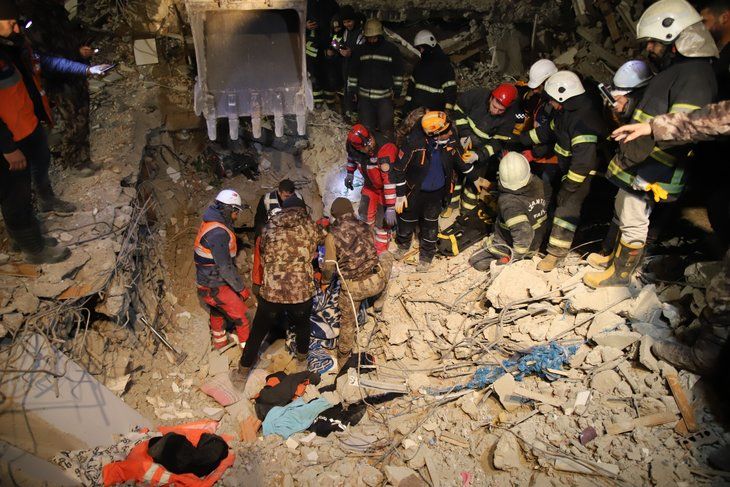 94 saat sonra gelen mucize! Hayatta kalabilmek için idrarını içti 3