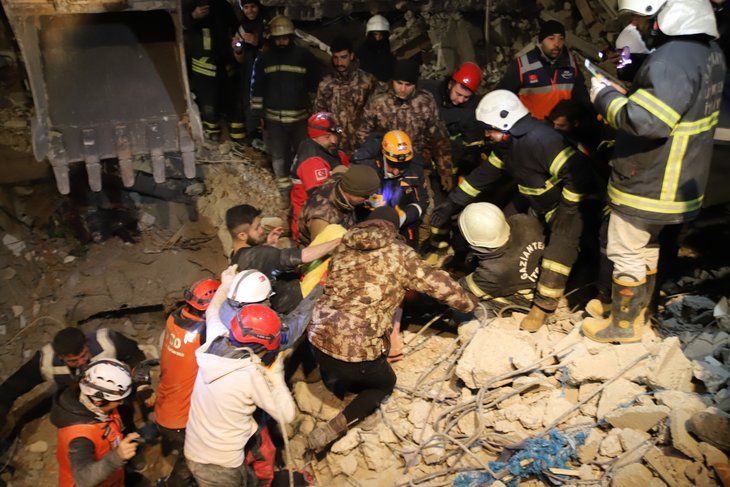 94 saat sonra gelen mucize! Hayatta kalabilmek için idrarını içti 9