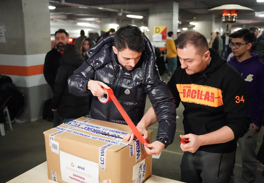 Yardım çalışmalarına Leo Dubois ve eşi de destek verdi 3