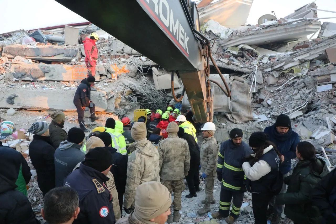 8 rakamı sayesinde 102 saat sonra enkazdan kurtarıldı... 6