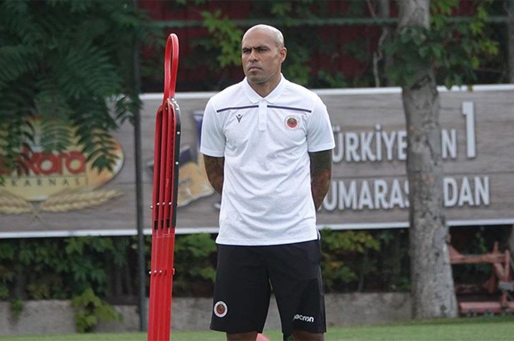 Brezilyalı futbolcular depremzedeler için yardım yayını yaptı! 3
