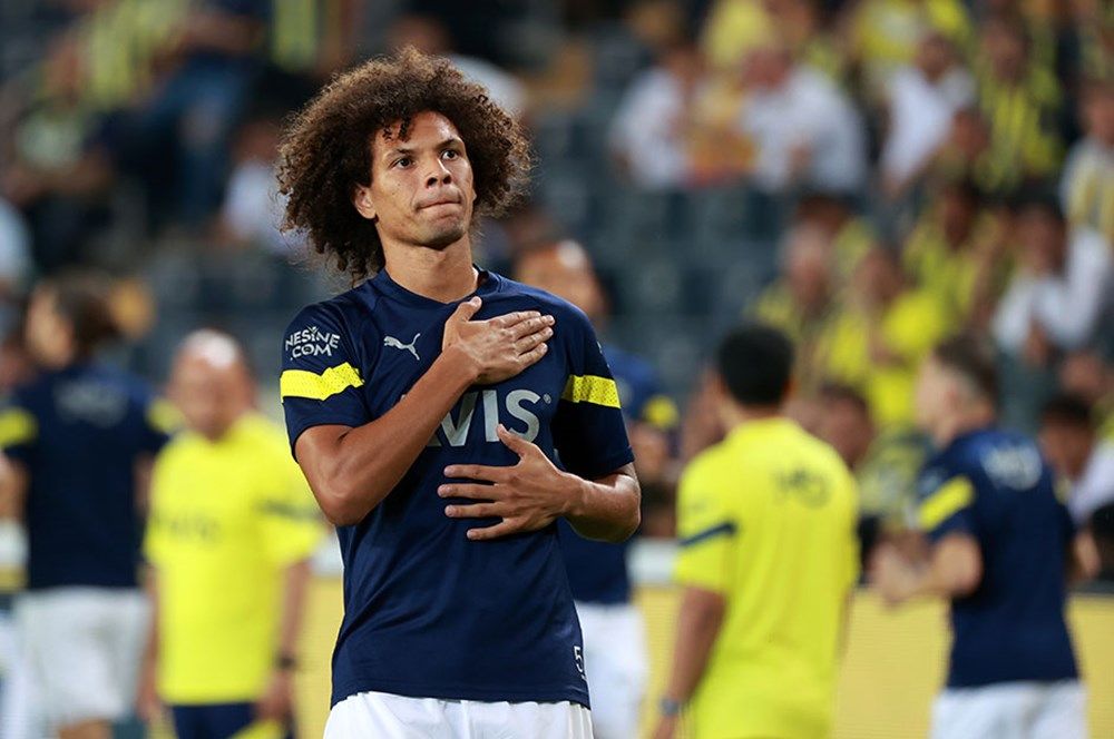 Brezilyalı futbolcular depremzedeler için yardım yayını yaptı! 9