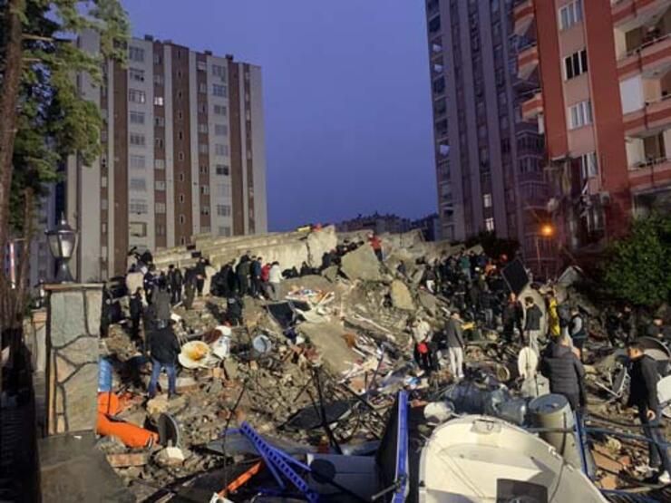 Deprem anını anlattı! ''İlk önce bir çığlık geldi...'' 1