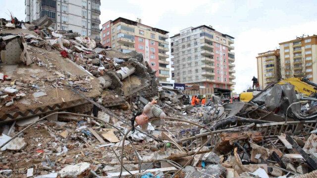Depremden etkilenen hasarlı binalar hakkında deprem uzmanı uyardı: Kesinlikle girmeyin 4