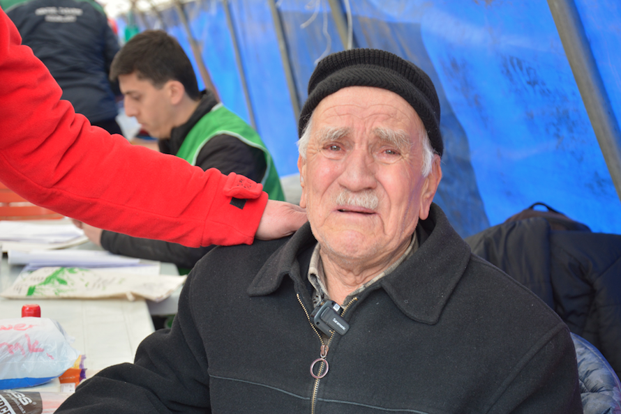 Umre hayalinden vazgeçen Mehmet amca parasını Kızılay'a bağışladı 5