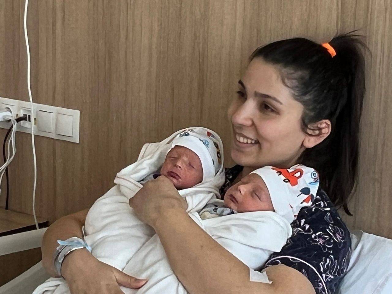 Karnında ikizleriyle depreme yakalandı! İkizler Ankara'da dünyaya geldi 1