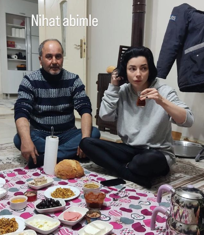Elbistan'a giden Merve Boluğur depremzedelerle buluştu 6