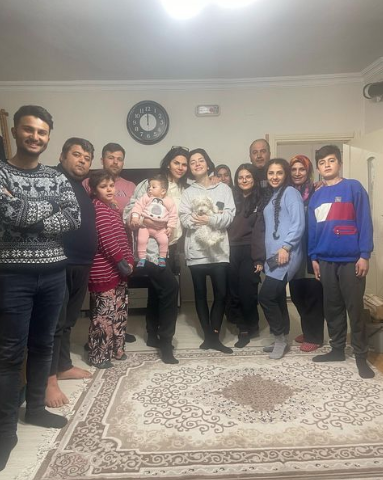 Elbistan'a giden Merve Boluğur depremzedelerle buluştu 2