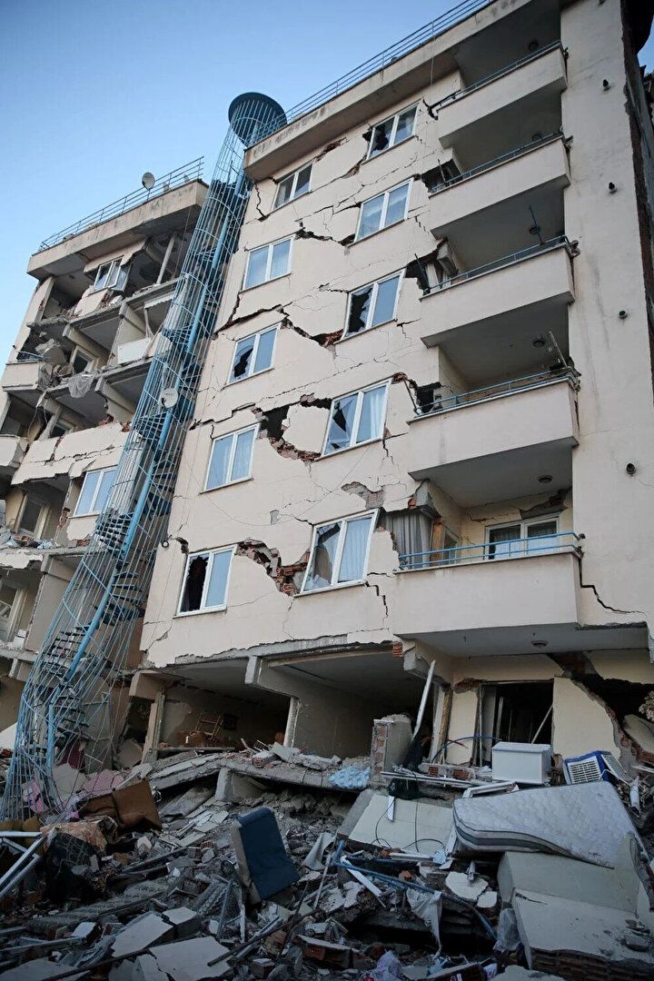 Çevre, Şehircilik ve İklim Değişikliği Bakanlığı, 10 ilde hasar tespit çalışması yaptı! İşte depremden en çok etkilenen il ve ilçeler 20