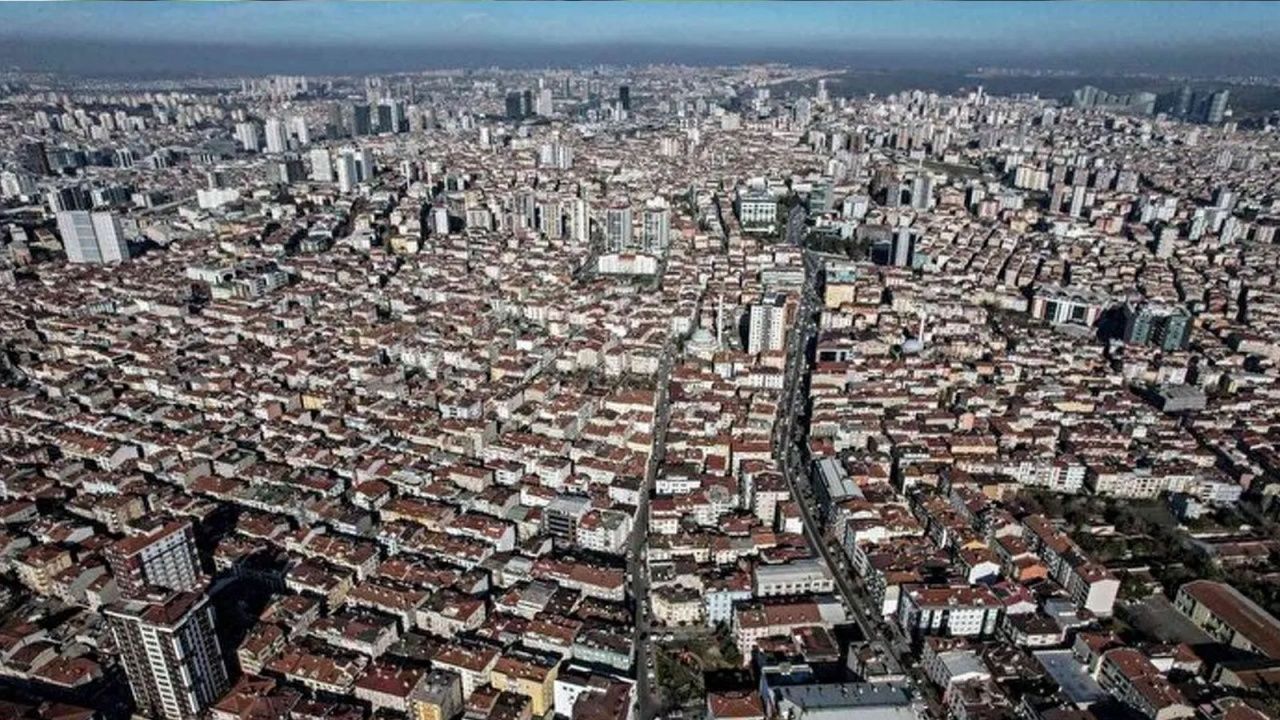 İstanbul'un en yaşlı binalarının olduğu ilçeler açıklandı! İlk 2'de o ilçeler var 15