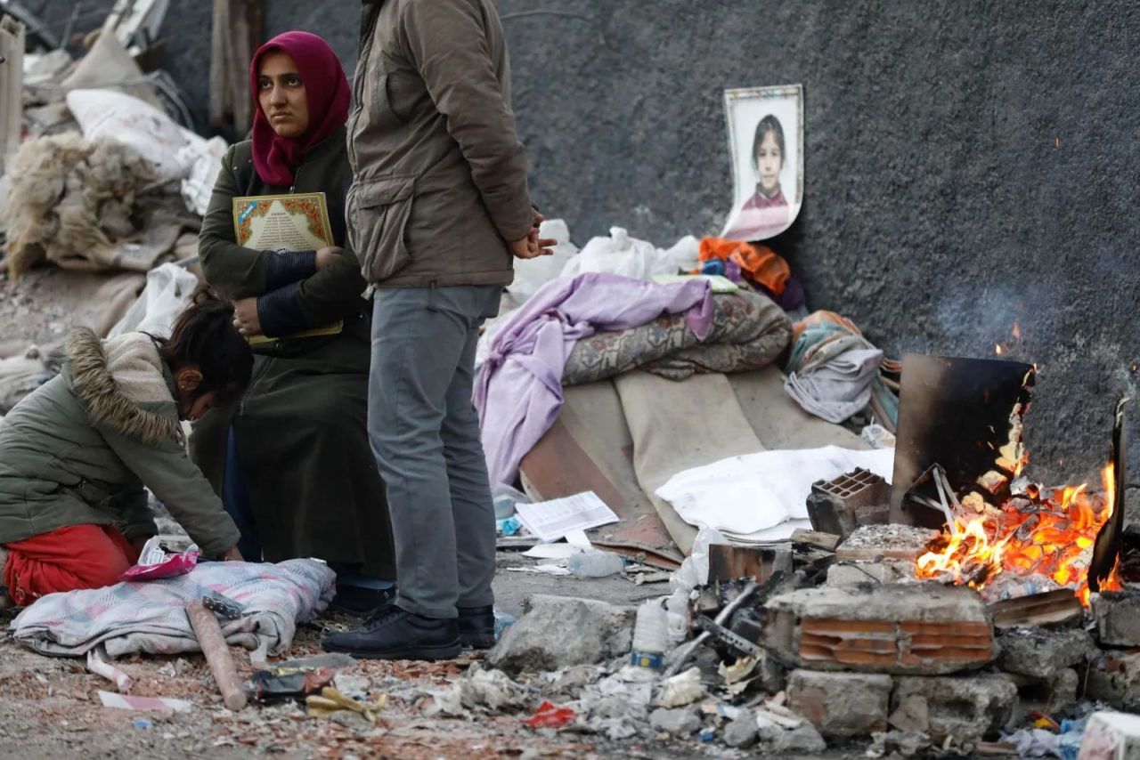 Hala umut var! Deprem bölgelerinde çalışmalar devam ediyor... 3