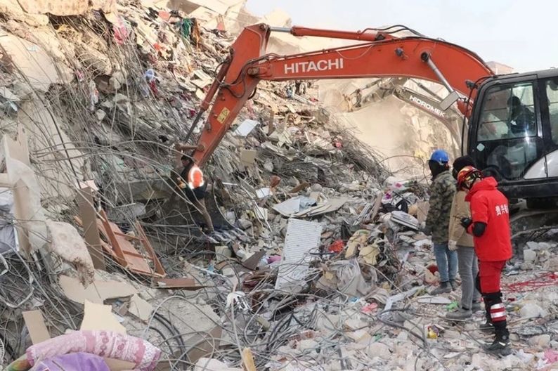 29 bloğun 25'inin yerle bir olduğu Ebrar Sitesi'nin kolonlarından alınan örnekler şaşkına çevirdi 2