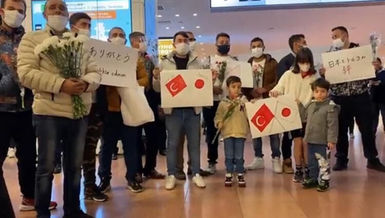 Japon yarbayın omzundaki arma Türk halkını duygulandırdı 7