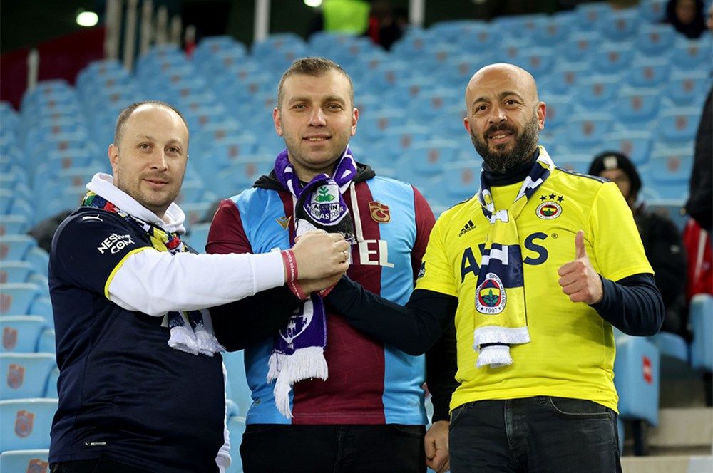 Trabzon tribünlerinde omuz omuza! 3