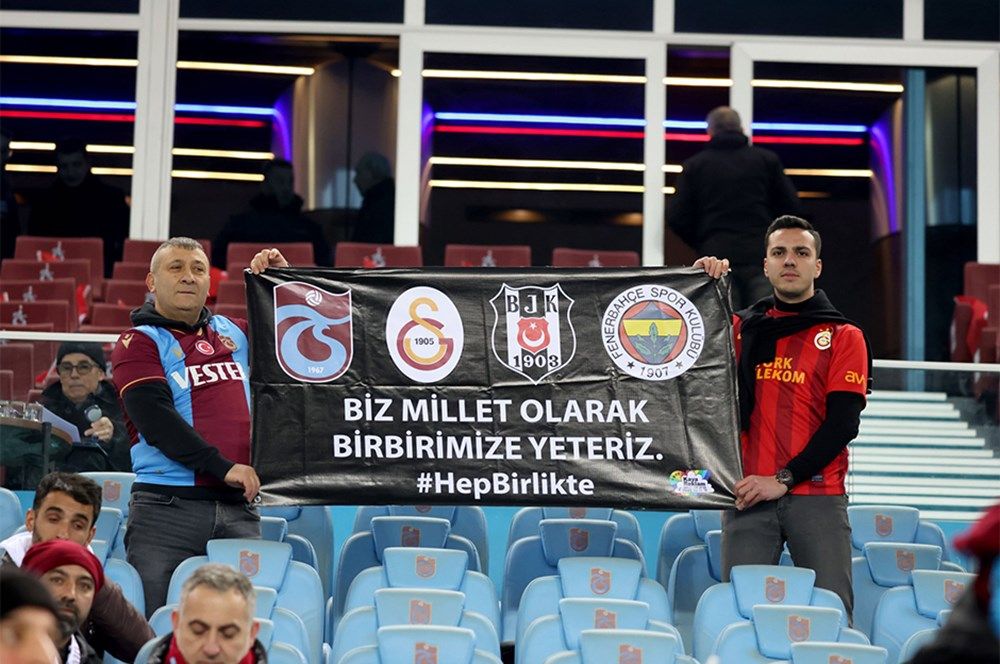 Trabzon tribünlerinde omuz omuza! 5