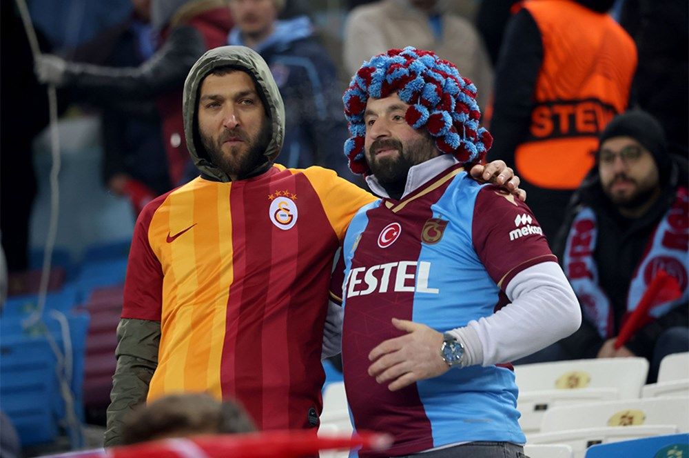 Trabzon tribünlerinde omuz omuza! 7