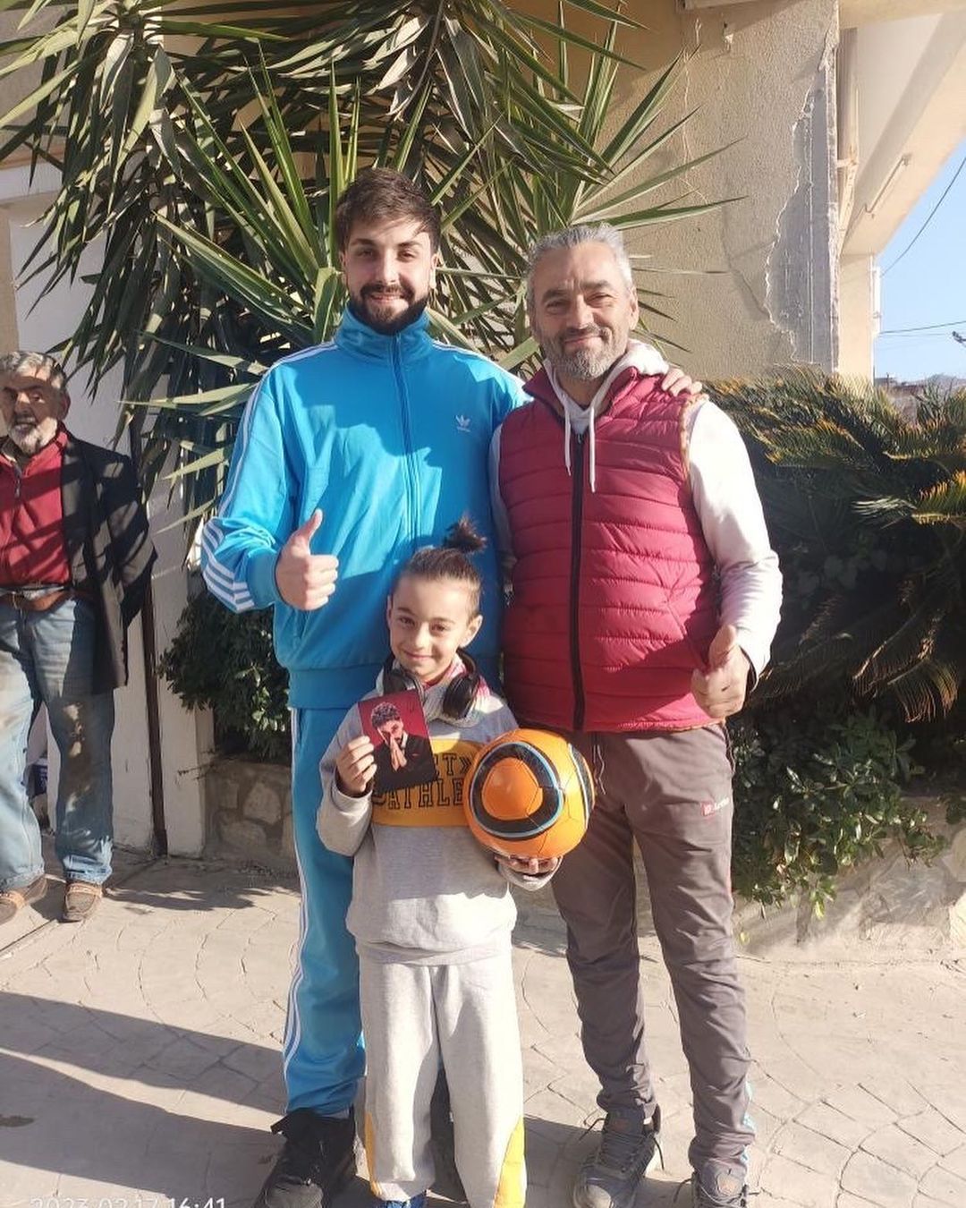 İki şarkıcıdan yürekleri ısıtan hareket! Aleyna Tilki ve Sefo, Hatay'da depremzede çocuklarla buluştu 4