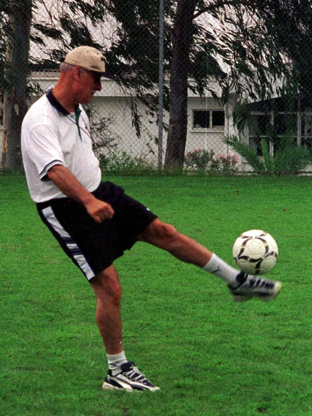 Ahmet Suat Özyazıcı'nın başarılarla dolu kariyeri! 4