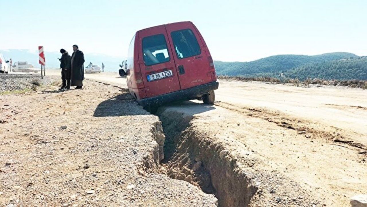 İngiliz haber ajansı Kahramanmaraş depremi ile alakalı yeni rapor yayımladı: Dünyanın kaydığı gün 8