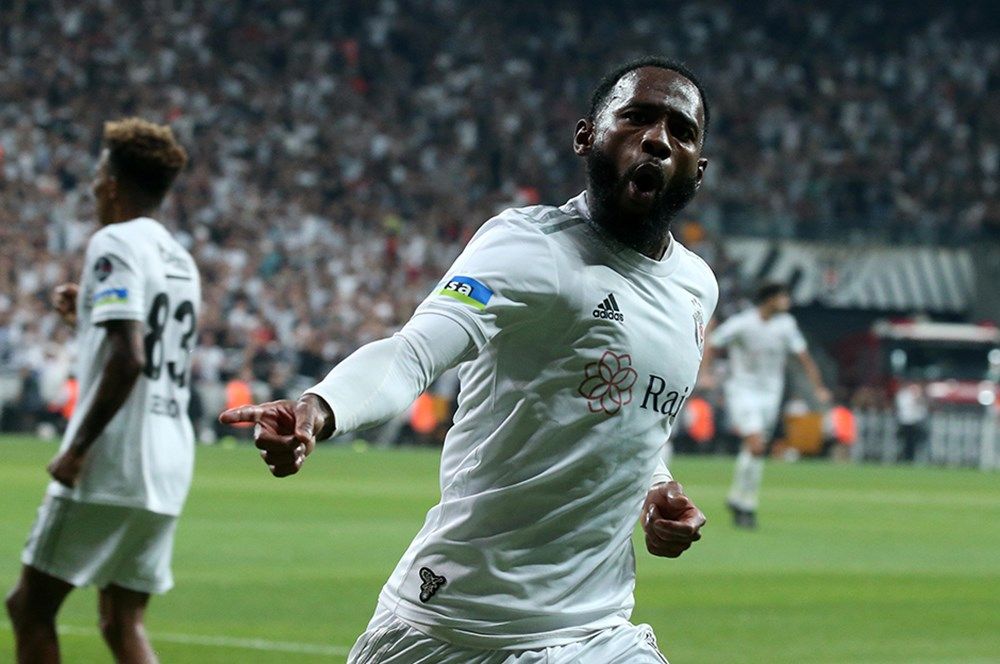 Beşiktaş Teknik Direktörü Şenol Güneş iki ismin biletini kesti! 2