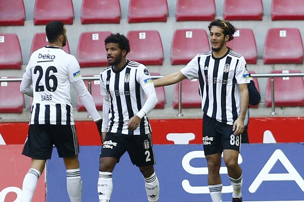 Beşiktaş Teknik Direktörü Şenol Güneş iki ismin biletini kesti! 7