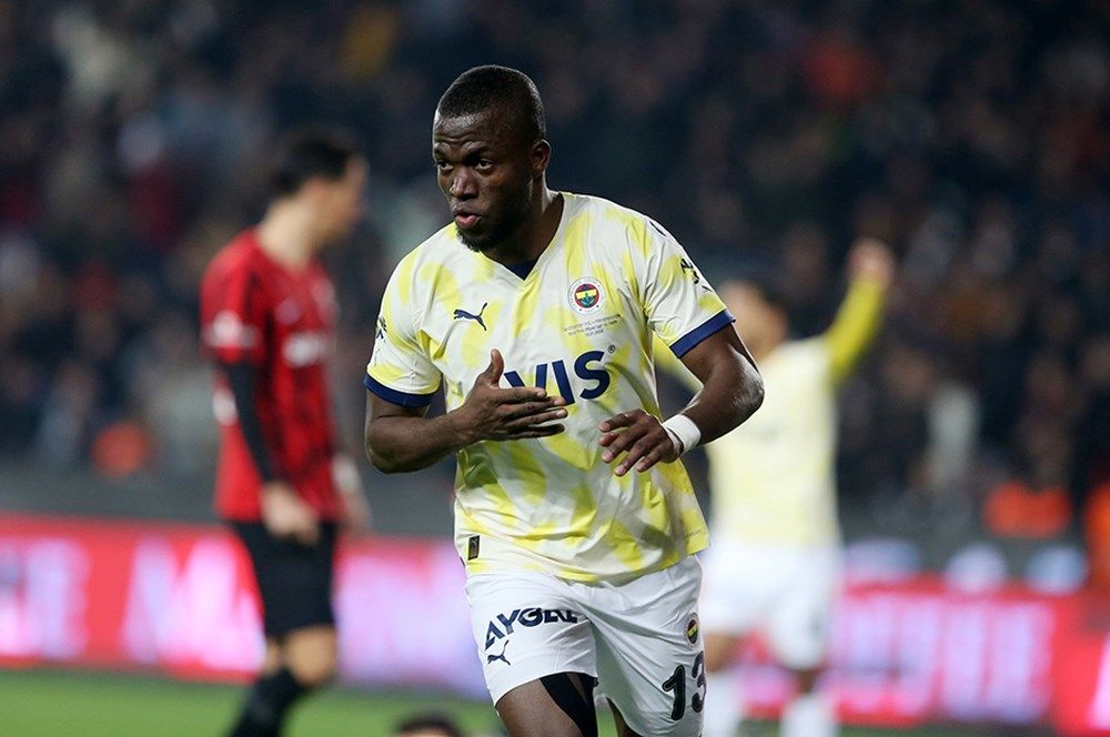 Fenerbahçe'nin yıldızına sürpriz talip! 5