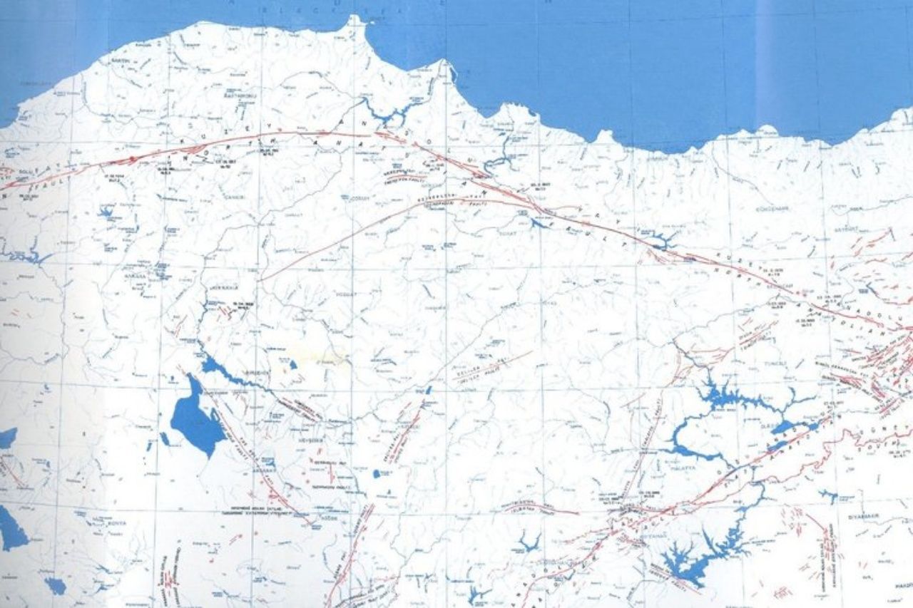 Türkiye'nin deprem haritası güncellendi! 6 bölgede diri faylar etkin 5
