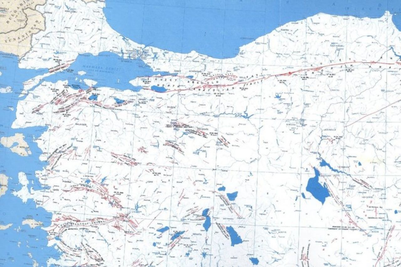 Türkiye'nin deprem haritası güncellendi! 6 bölgede diri faylar etkin 6