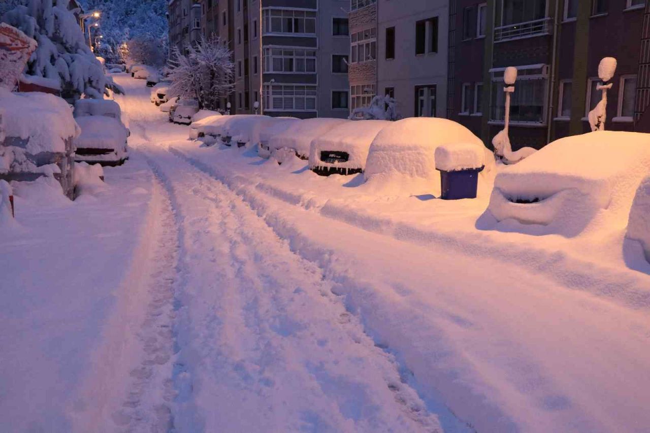 Bu iller dikkat! Meteoroloji'den yoğun kar yağışı uyarısı: Gece yarısı başlayacak 3