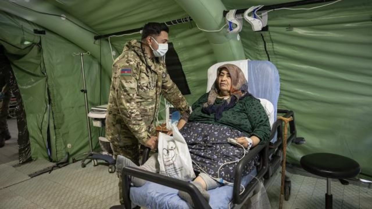 İki devlet, tek millet! Türkiye ve Azerbaycan orduları deprem yaralarını sarıyor 1