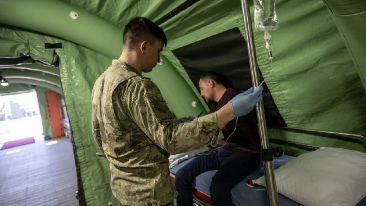 İki devlet, tek millet! Türkiye ve Azerbaycan orduları deprem yaralarını sarıyor 2