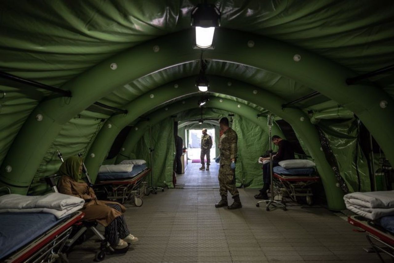 İki devlet, tek millet! Türkiye ve Azerbaycan orduları deprem yaralarını sarıyor 4