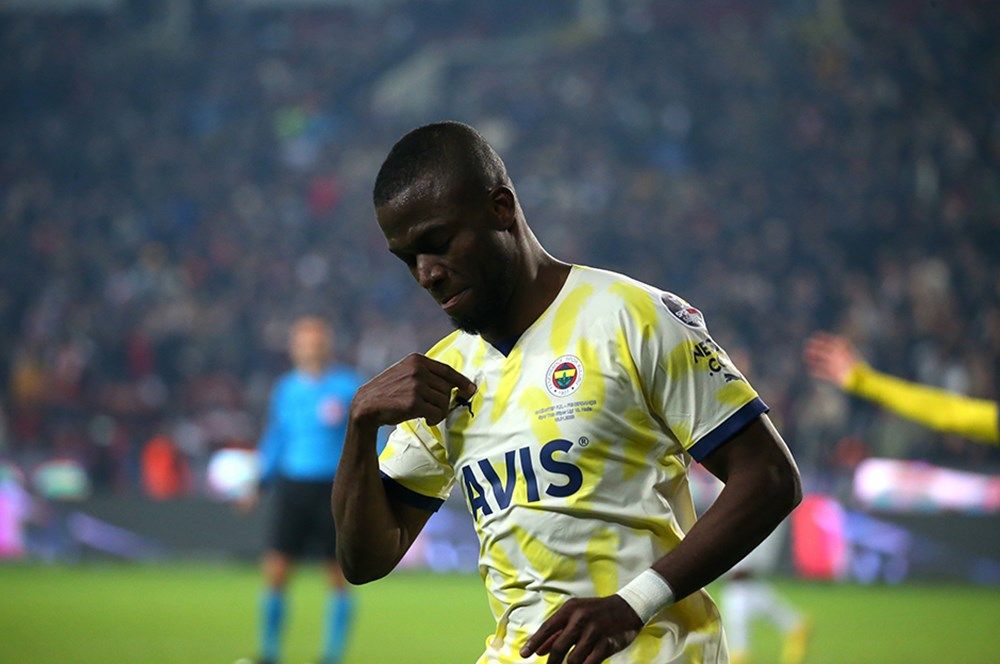 Enner Valencia Erling Haaland'ın ensesine yapıştı! 10