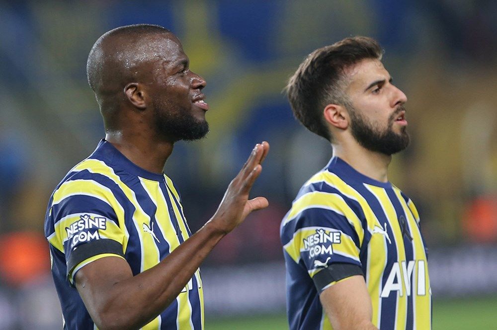 Enner Valencia Erling Haaland'ın ensesine yapıştı! 2