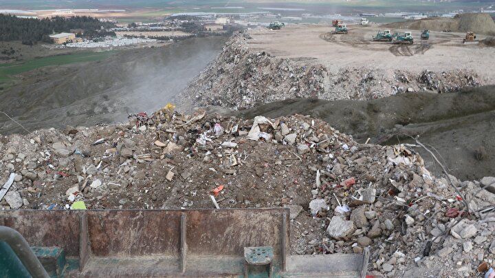 Kahramanmaraş’taki enkazın kaldırılması 1,5 ay sürecek 15