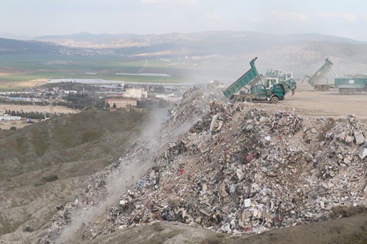 Kahramanmaraş’taki enkazın kaldırılması 1,5 ay sürecek 13