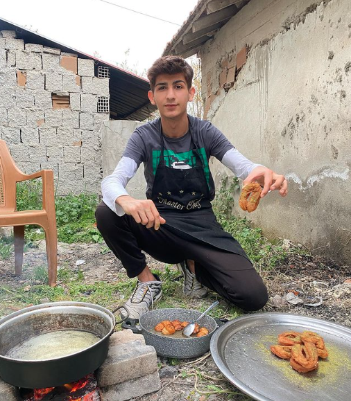 CZN Burak, depremde hayatını kaybeden Taha Duymaz hakkında yapılan kötü yorumları ifşa etti 4