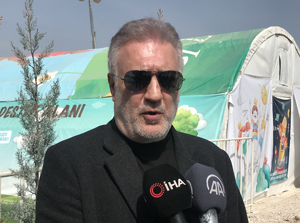 Sinema ve dizi oyuncuları Gaziantep'teki konteyner kentte çocuklarla bir araya geldi 5