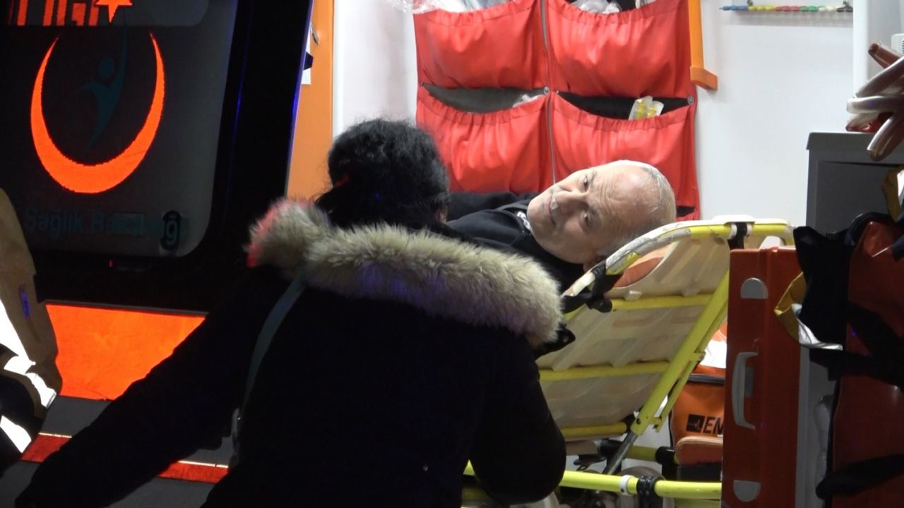 Zincirleme trafik kazasında 4 araç birbirine girdi! 2 ölü, 7 yaralı 3
