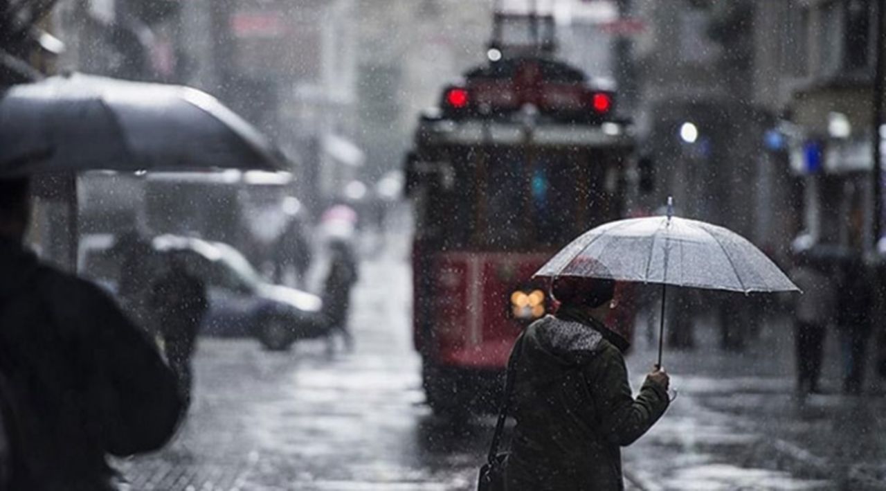 Meteoroloji İstanbulluları saat vererek uyardı! Sağanak yağış kapıda 1