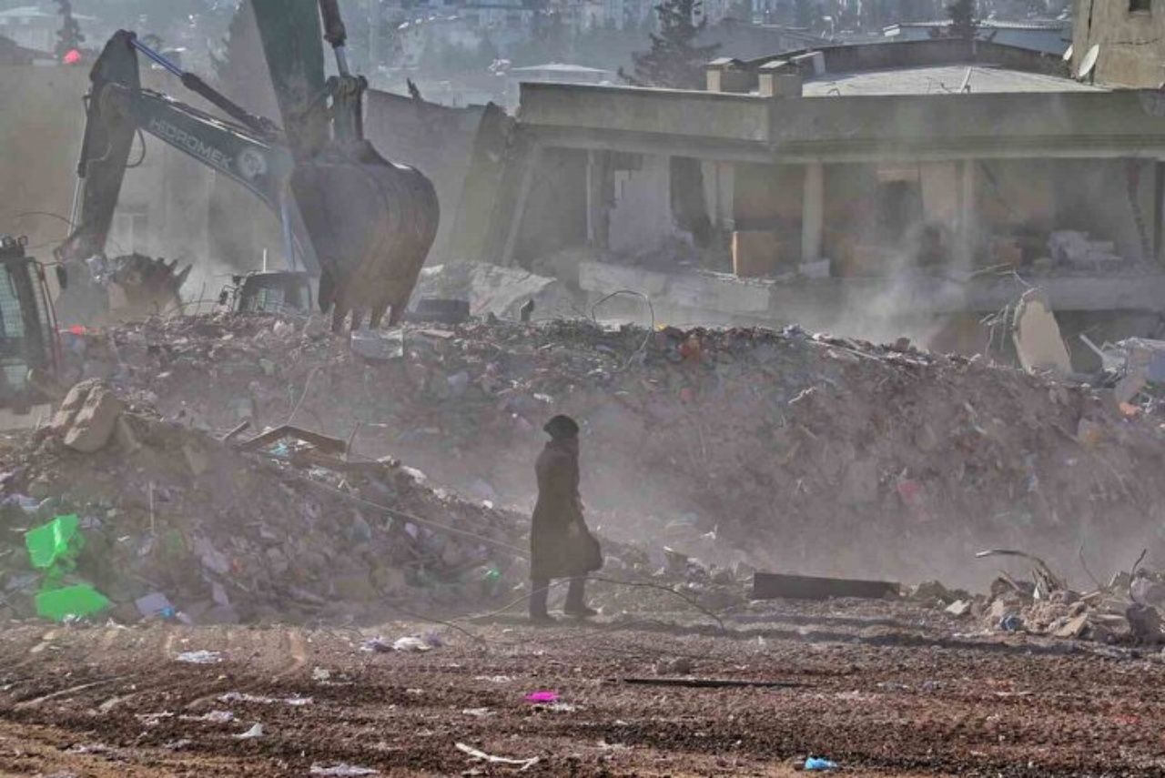 Deprem bölgesinden kahreden görüntüler! Her şehirde başka bir hüzün, başka bir acı 12