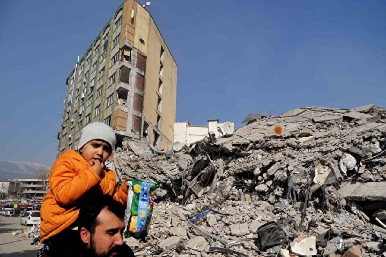Deprem bölgesinden kahreden görüntüler! Her şehirde başka bir hüzün, başka bir acı 17