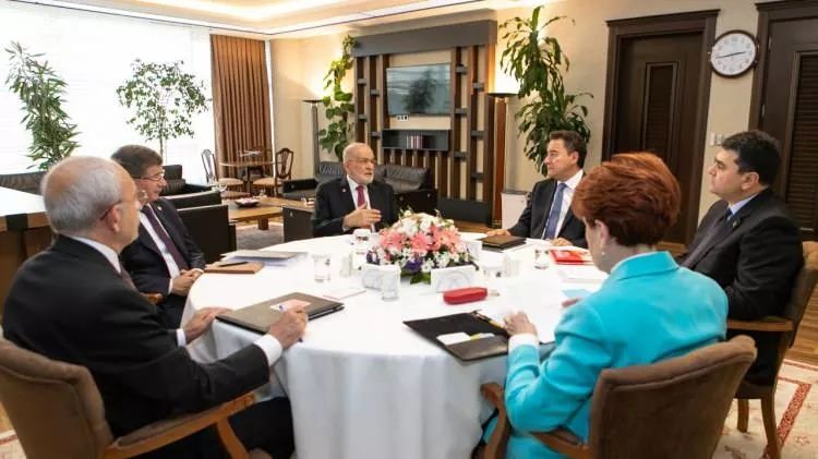 Kılıçdaroğlu'nun adaylığı yabancı basında geniş yankı uyandırdı! 5