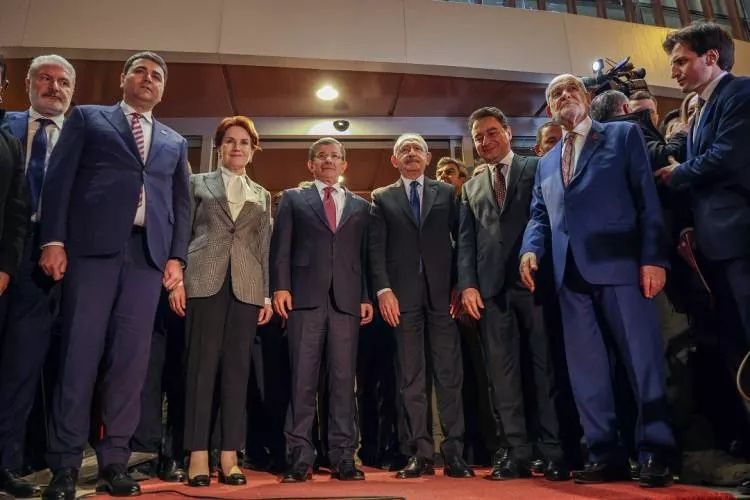 Kılıçdaroğlu'nun adaylığı yabancı basında geniş yankı uyandırdı! 7