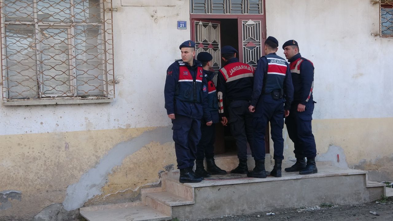 Kadınlar Günü öncesi kan donduran cinayet! Eşini 10 yerinden canice bıçakladı 3